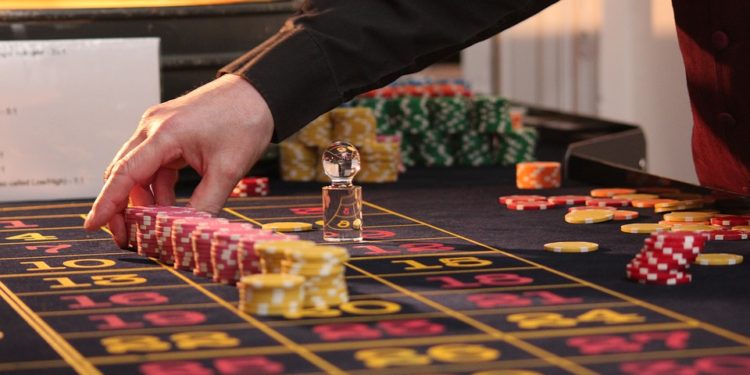 cosa fa il croupier